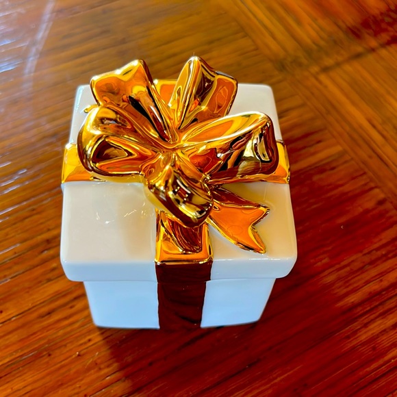 Mikasa Other - Elegant present box porcelain